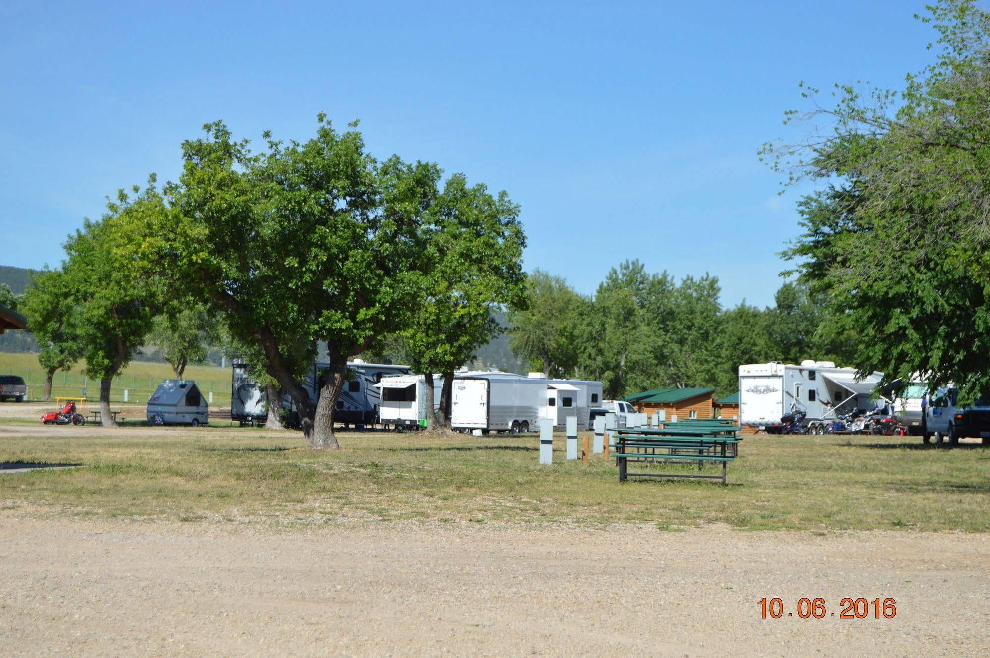 Days End Campground & Rv Park Hotel Sturgis Buitenkant foto